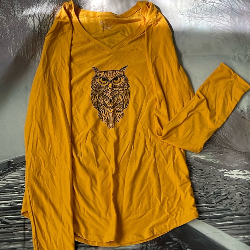 Long sleeved shirt with owl screen print